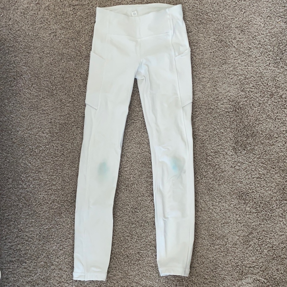 White Lululemon Size 2 Leggings